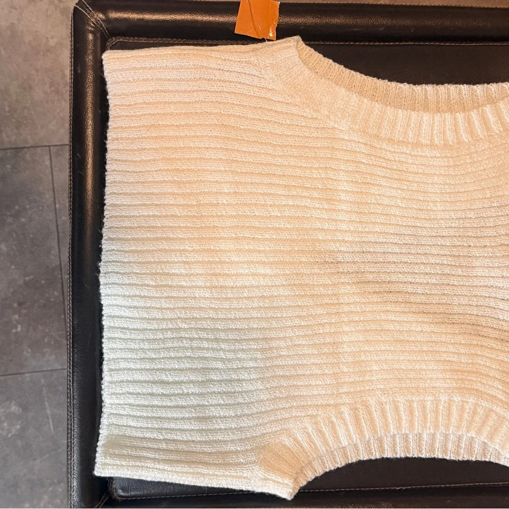 Forever 21 Cream Ribbed Button Front Crop Vest - Picture 2 of 4